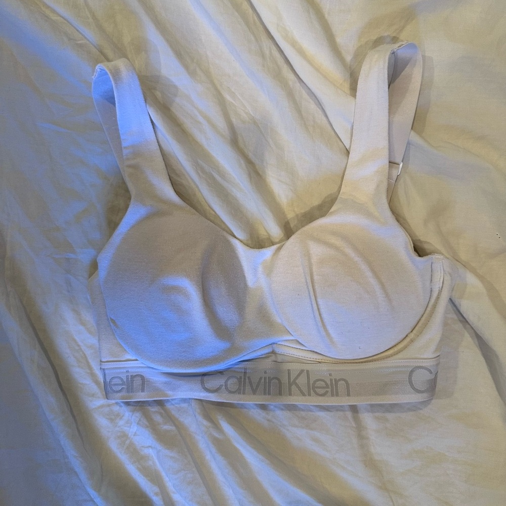 Calvin Klein Women's White Sports Athleisure Bra
